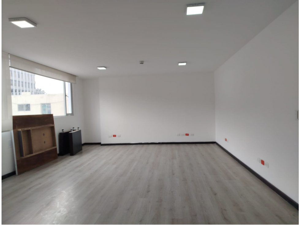 La Pradera , Oficina en Renta 60m2 , 2 parqueaderos - 2