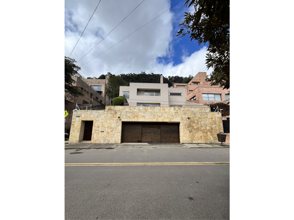 Chicó Oriental fabulosa casa de 960 m2 +terraza+jardín Espectacular — foto 4