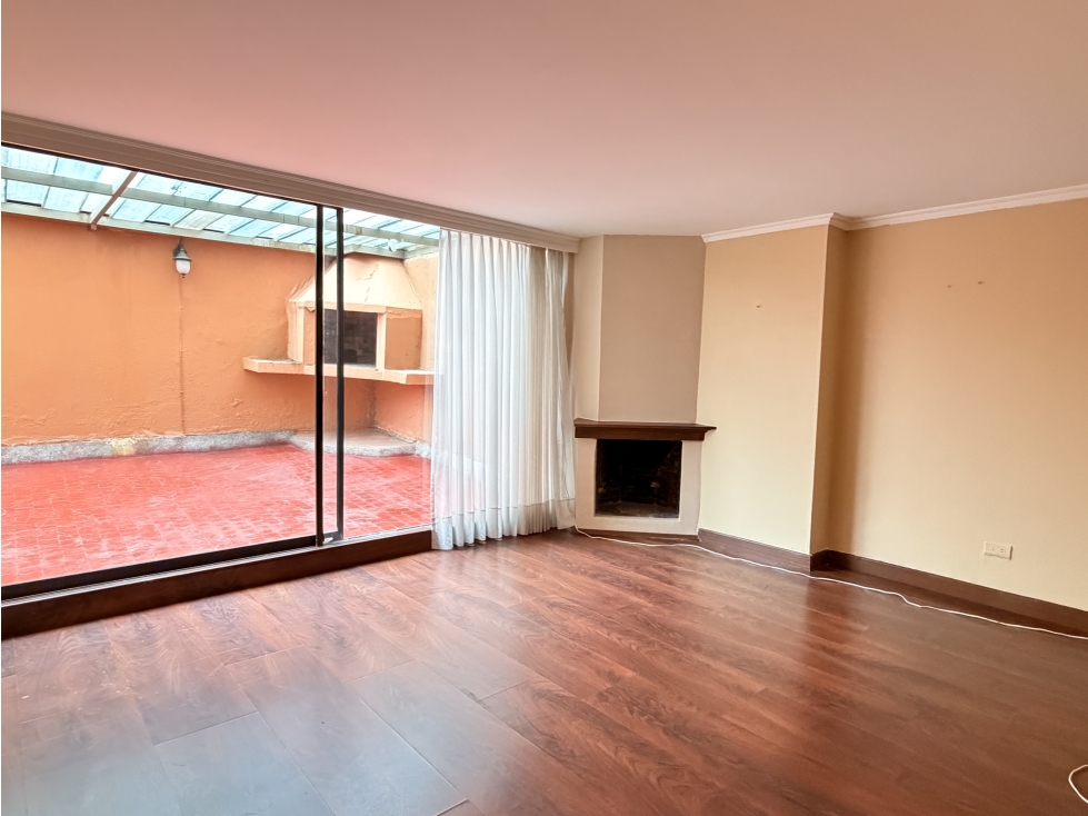 La Carolina: apto de 3 alc+2,5 baños con terraza y mucho potencial — foto 2