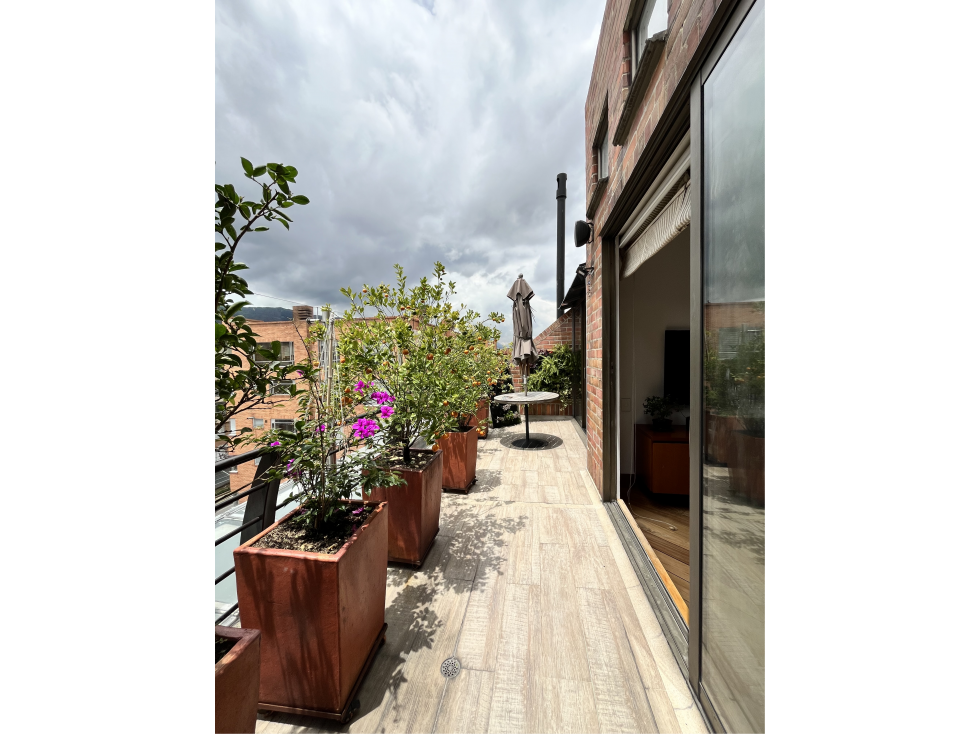 PH en Chicó Navarra, 4 alc, remodelado TOP, terraza y mucha luz!
