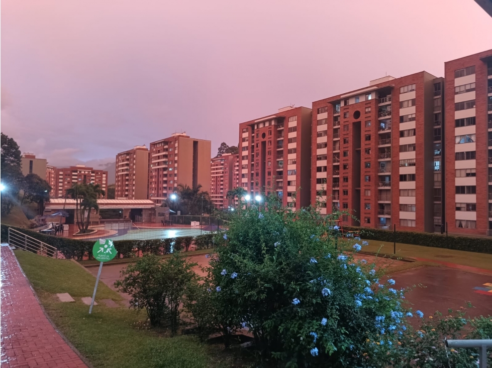 VENTA DE APARTAMENTO EN LAURELES CAMPESTRE- MEDELLIN — foto 2