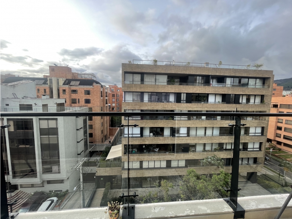 Arriendo apartamento moderno en La Carolina 170mt