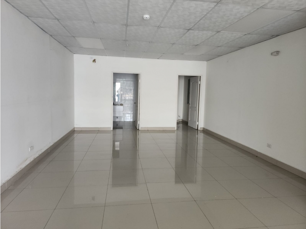 ALQUILER DE LOCALES COMERCIALES EN VÍA CENTENARIO T5 LGAC1-0625 — foto 4