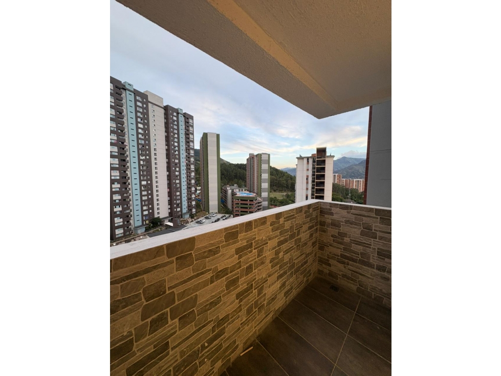 APARTAMENTO EN ARRIENDO EN BELLO NIQUIA UNIDAD ENTRE CERROS — foto 2