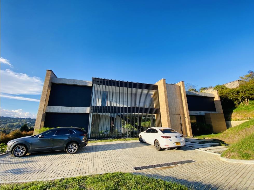 Exclusiva casa en el Alto de las Palmas!