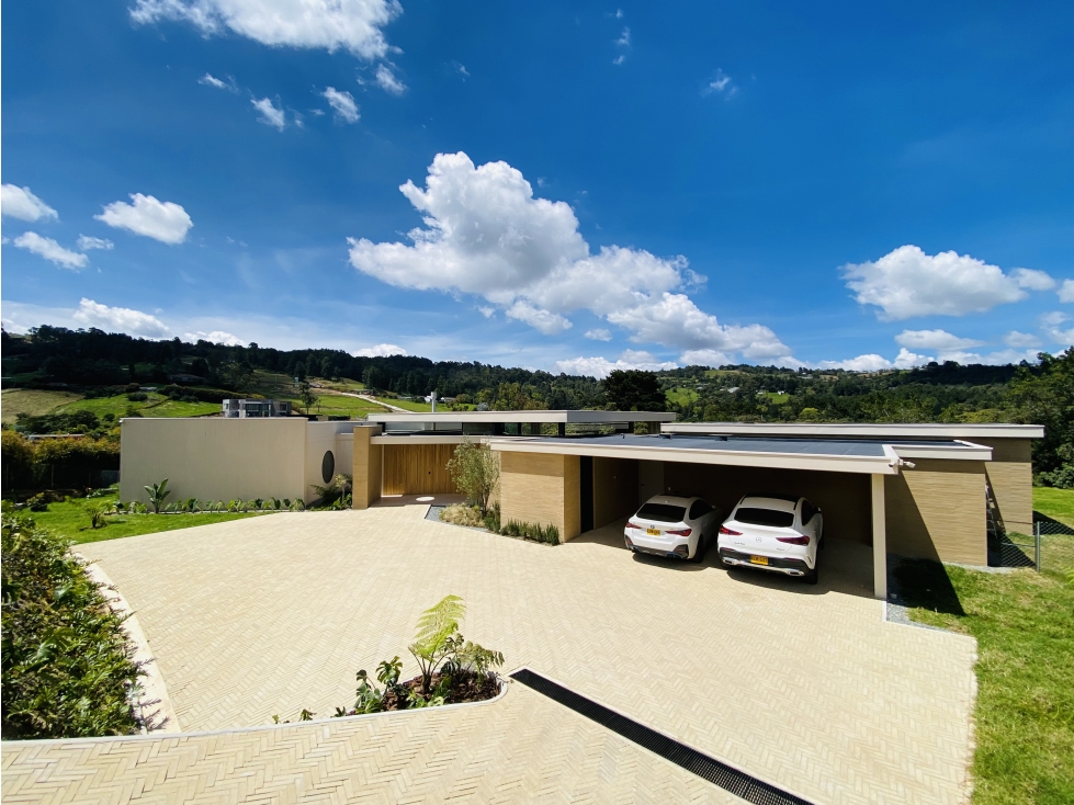Espectacular casa en el Alto de las Palmas para la Venta!