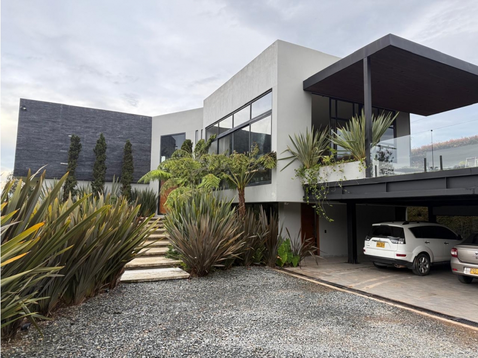 Venta de casa en Envigado Loma del escobero en unidad cerrada — foto 2