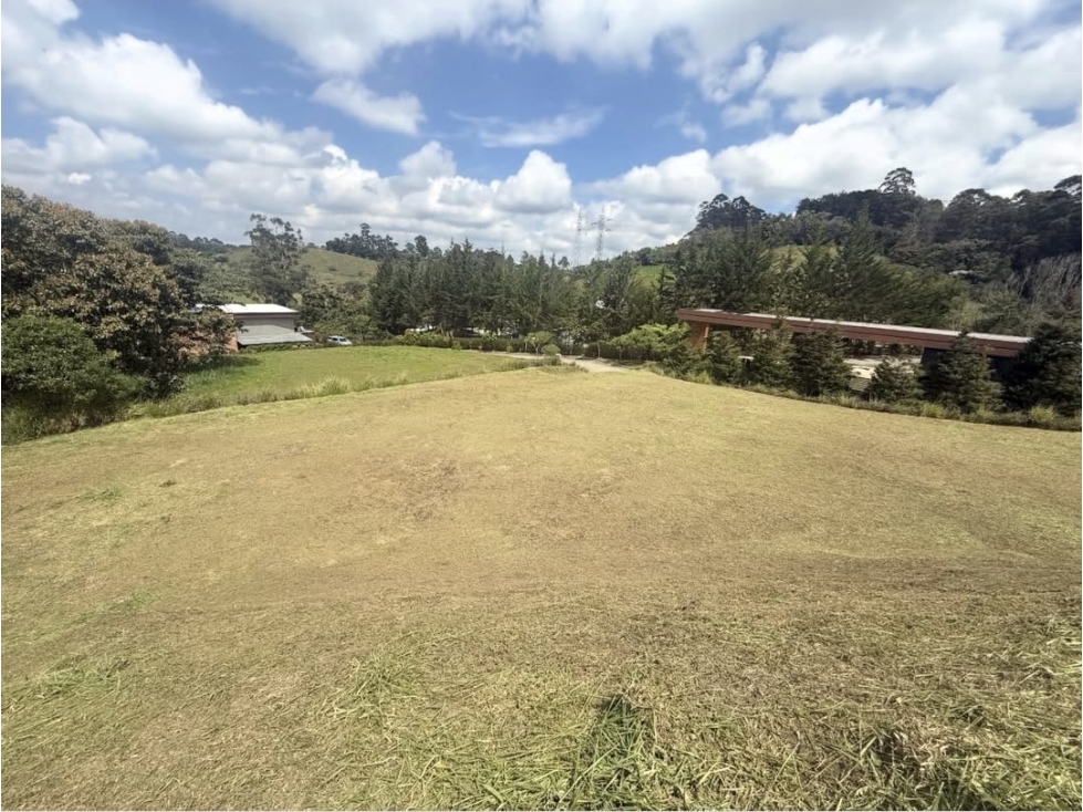 Se vende Lote , vía San Antonio la Ceja.