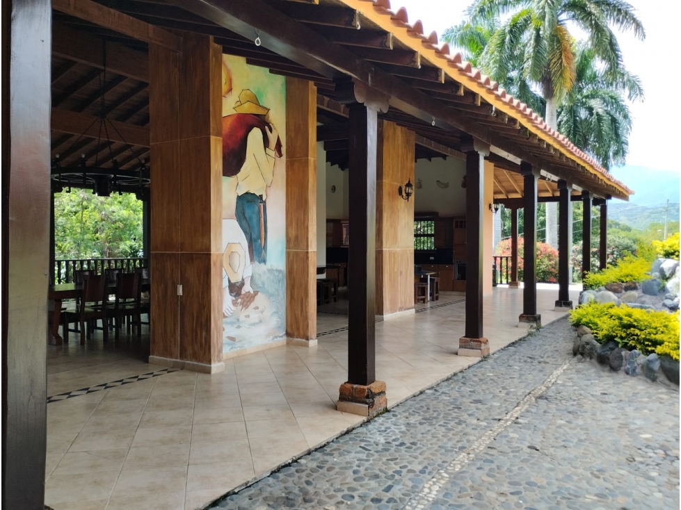 VENTA DE FINCA EN SANTA FE DE ANTIOQUIA