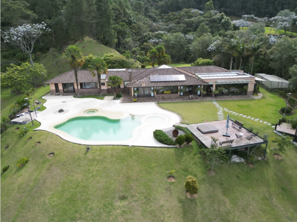 VENTA DE CASA CAMPESTRE EN EL ALTO DEL ESCOBERO