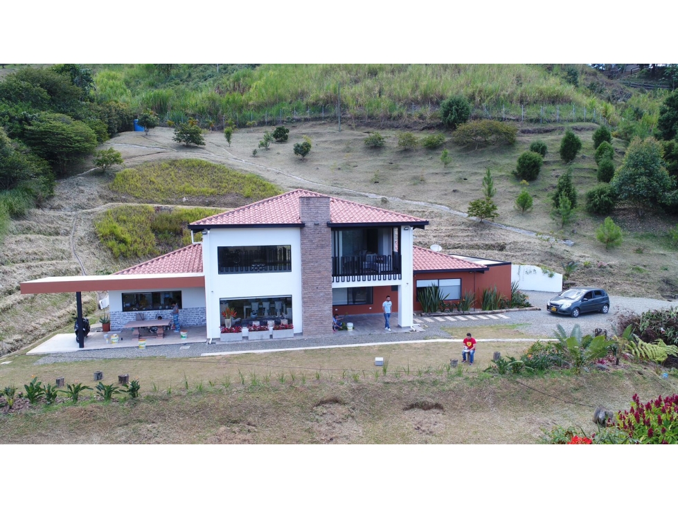 Venta de casa campestre en la Estrella Vereda Tablaza - 2