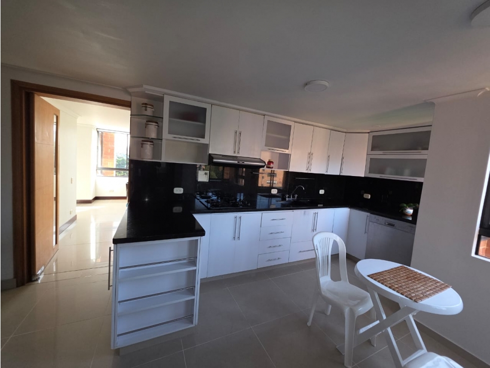 VENTA DE APARTAMENTO EN POBLADO CAMPESTRE — foto 3