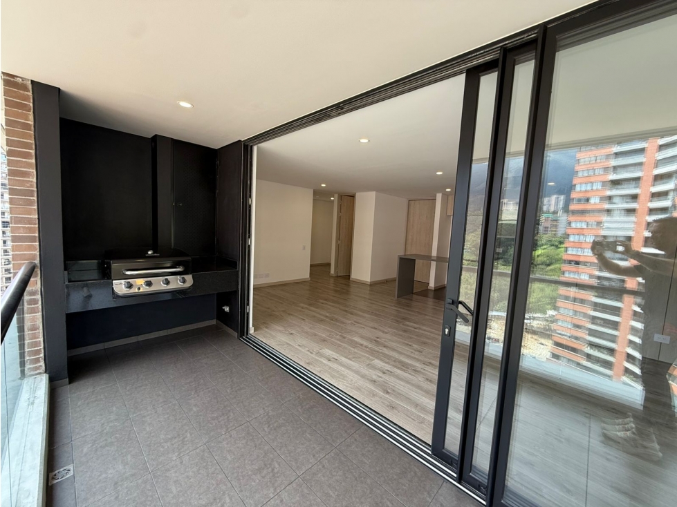 VENTA DE APARTAMENTO EN ALTOS DEL POBLADO - 4