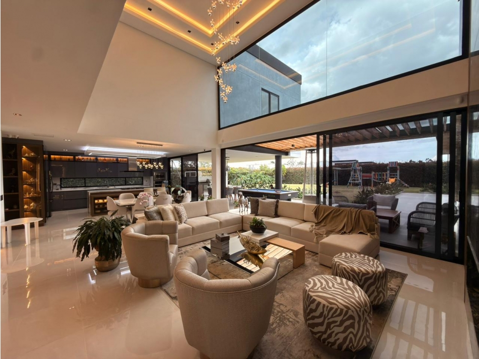 Venta de casa en Llanogrande con piscina privada y cancha — foto 5