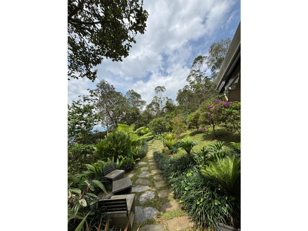 SE VENDE CASA CAMPESTRE EN LAS PALMAS, CON VISTA A LA CIUDAD — foto 2
