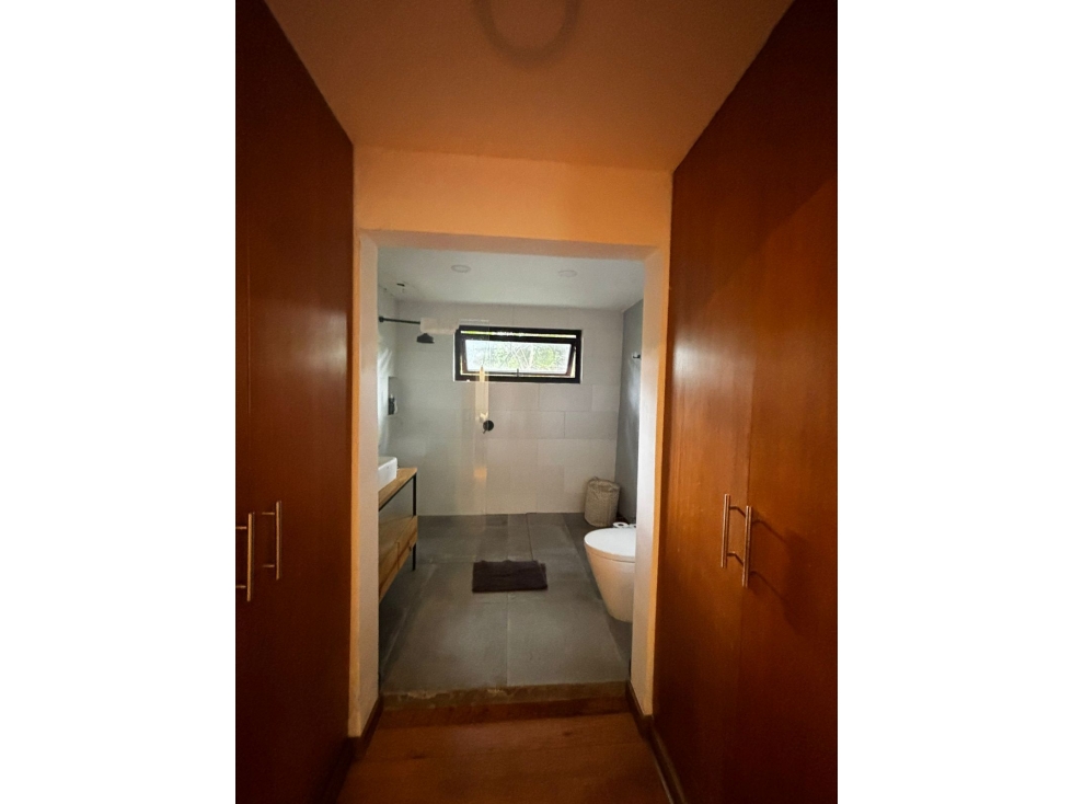 VENTA DE CASA EN ENVIGADO, LAS BRUJAS — foto 2