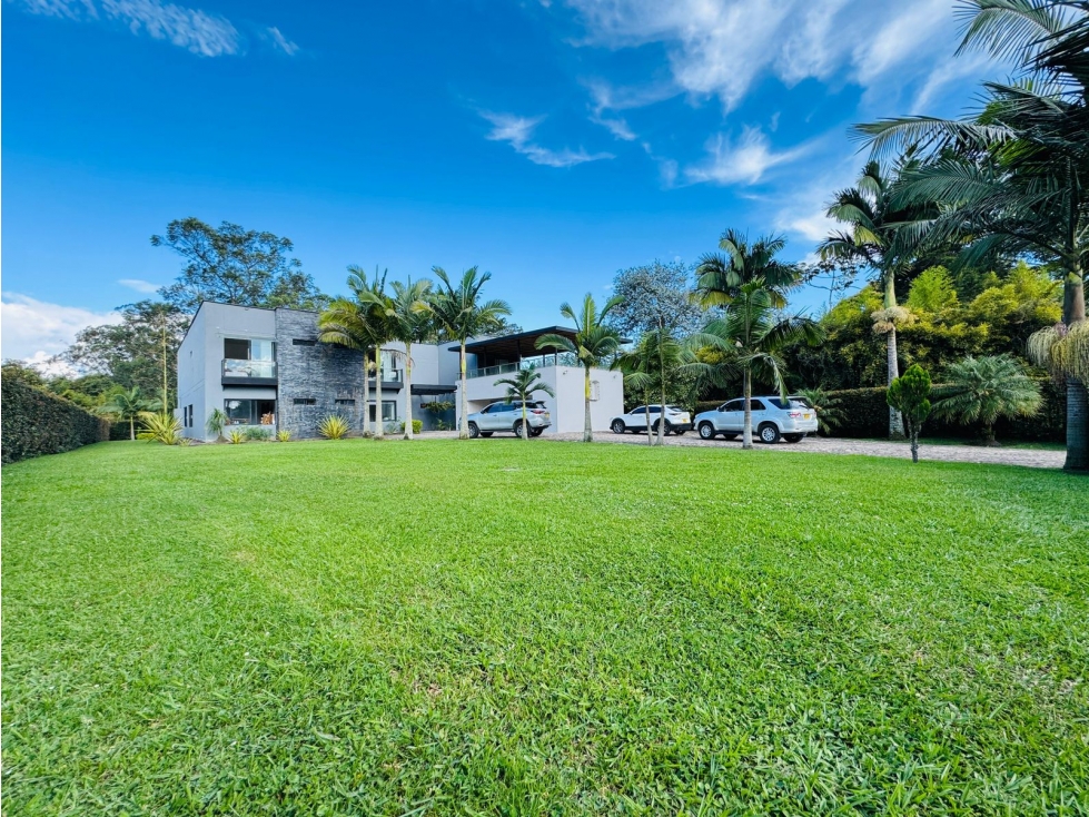 Venta de casa campestre en Llanogrande