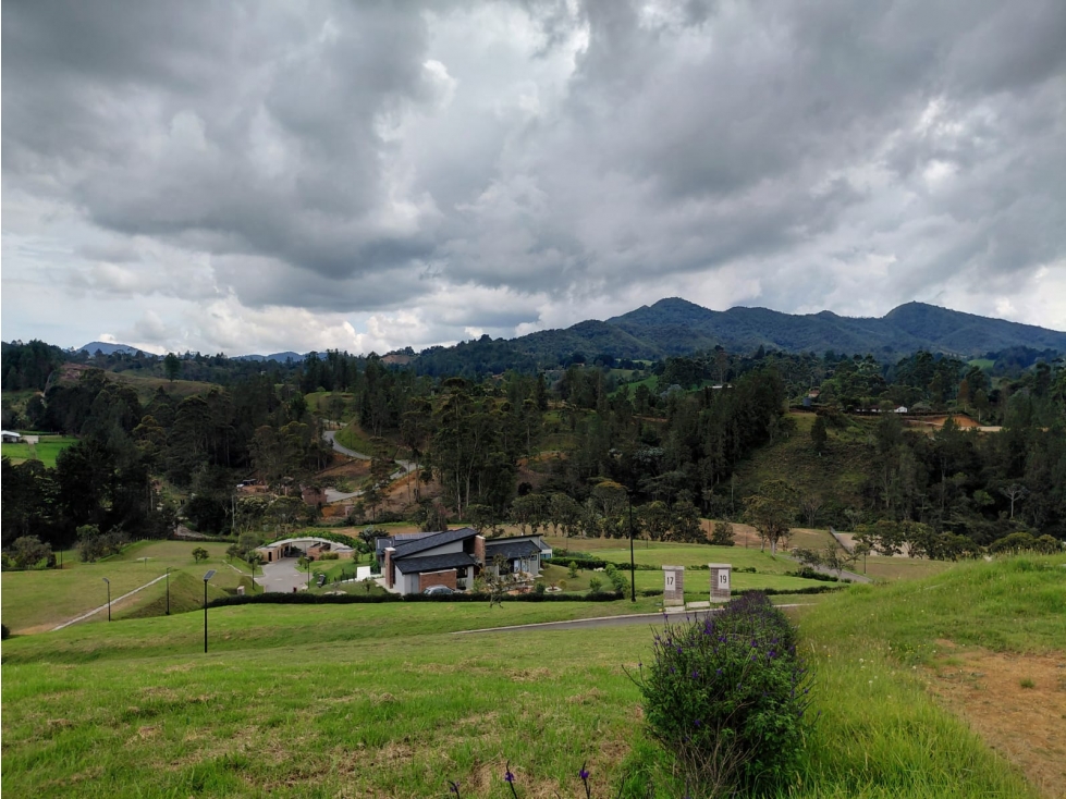Se vende Lote en unidad cerrada, en el Retiro. — foto 6