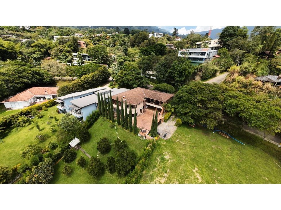 VENDO CASA CAMPESTRE EN ENVIGADO PARTE BAJA