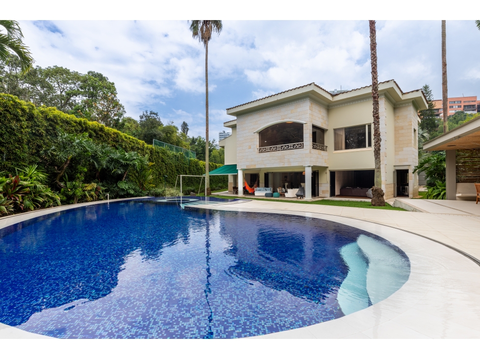 Se Vende Casa De Lujo En El Poblado, San Lucas