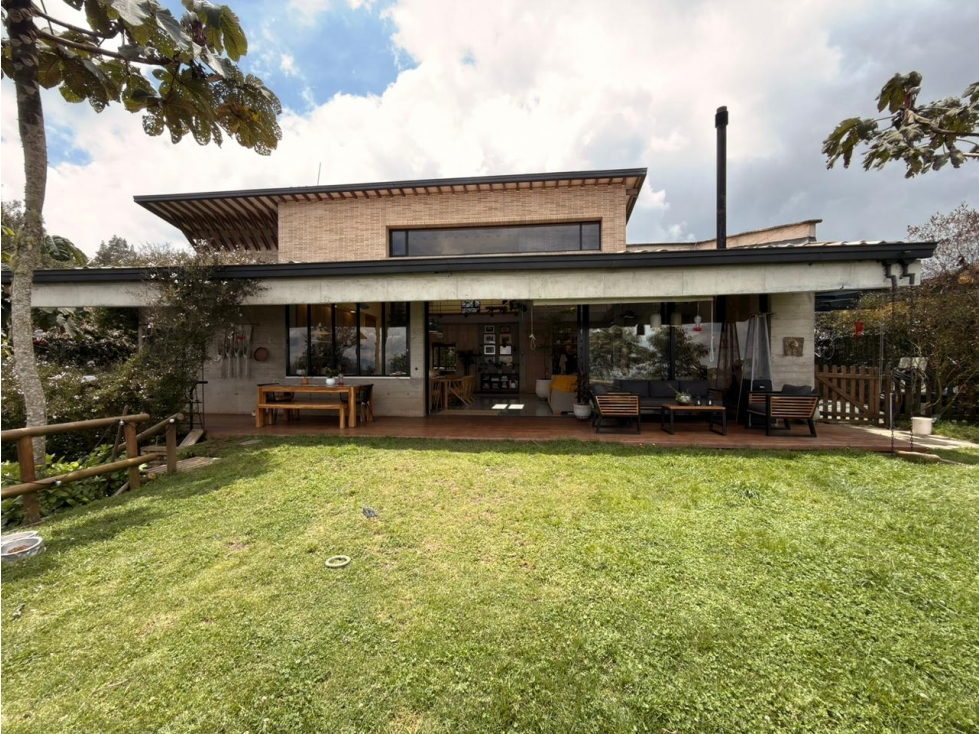 Venta de casa en Envigado loma del Escobero