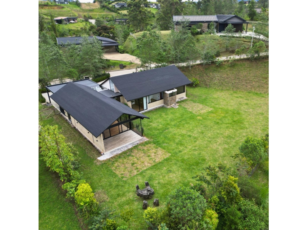 Venta de casa campestre en el Retiro