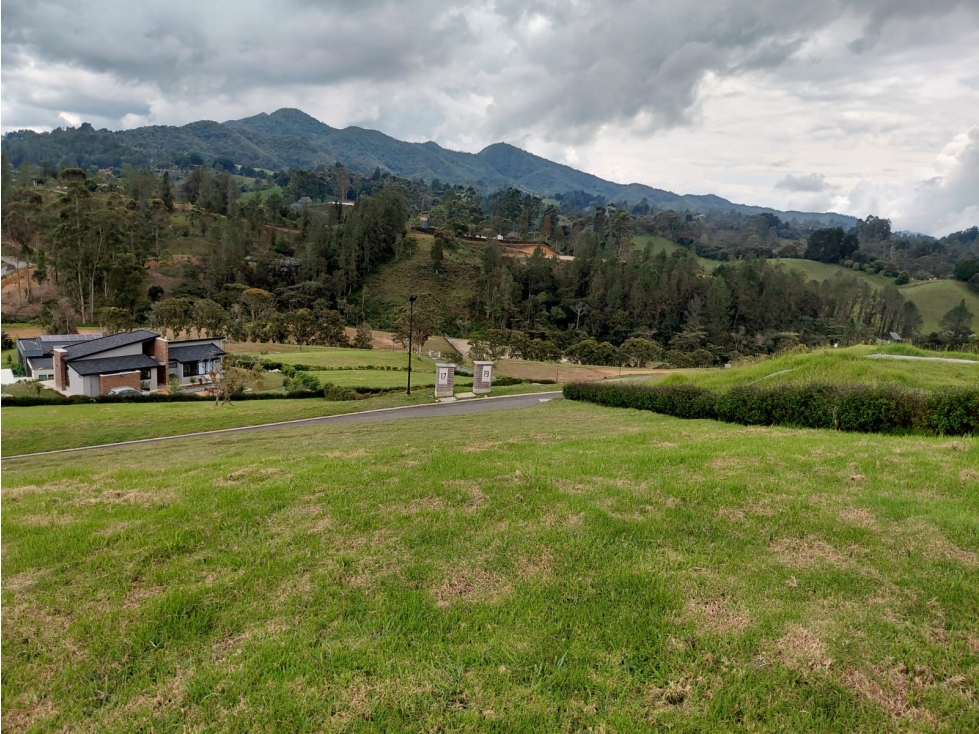 Se vende Lote en unidad cerrada, en el Retiro. — foto 4