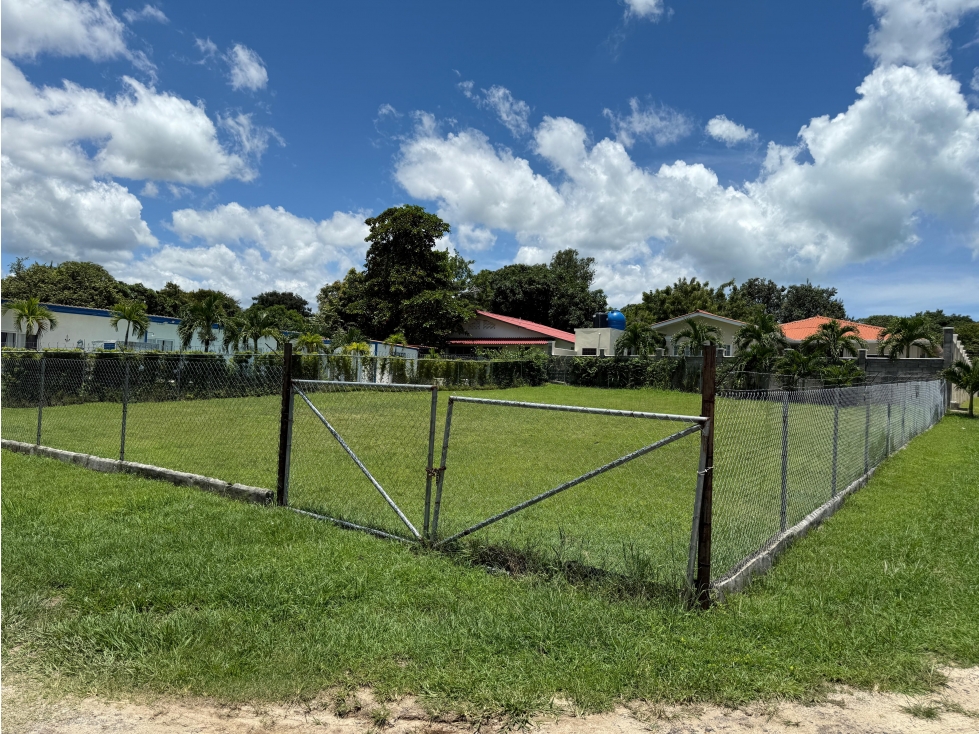 GANGA: TERRENO DE 600 M2 EN ESQUINA EN CORONADO!