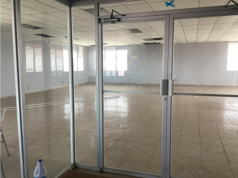 Local Comercial en Chitre Frente Parque Union - 2