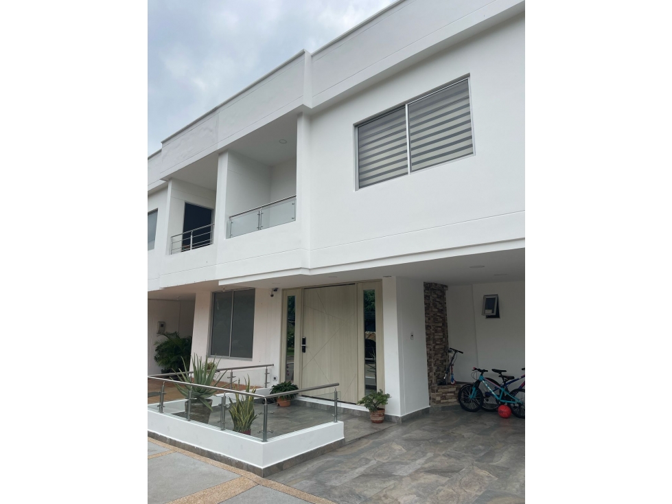 CASA A LA VENTA CONJUNTO CERRADO LOS PATIOS