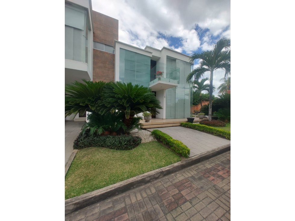 CASA DE LUJO A LA VENTA EN CONJUNTO CERRADO DE LOS PATIOS - 2