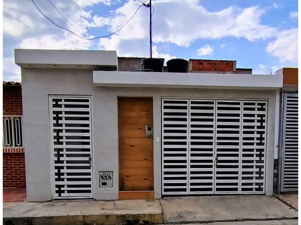 CASA A LA VENTA SECTOR DE LA SABANA PATIOS