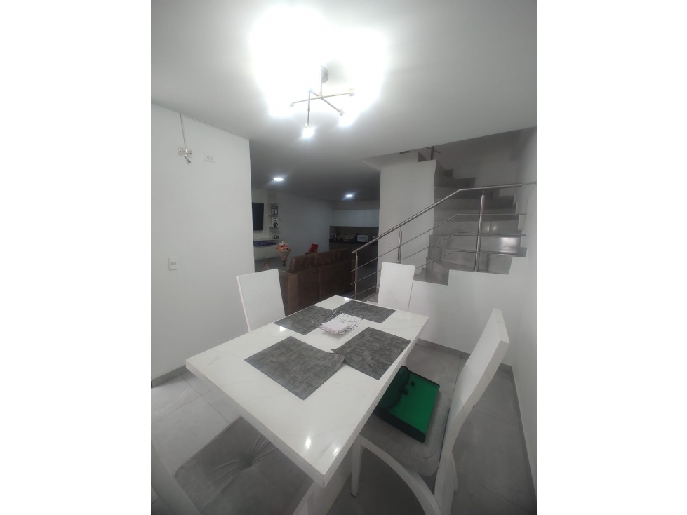 CASA A LA VENTA EN CONJUNTO CERRADO SECTOR DE LA FLORESTA - 1