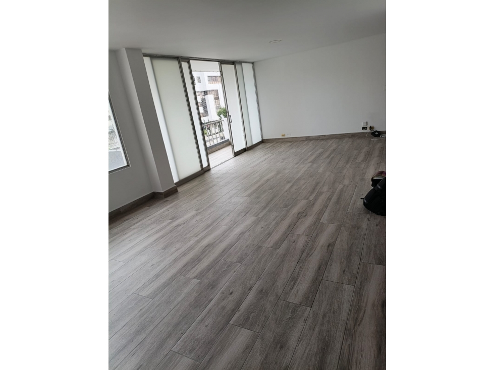 APARTAMENTO EN ARRIENDO EN EDIFICIO SANTA RITA - 2