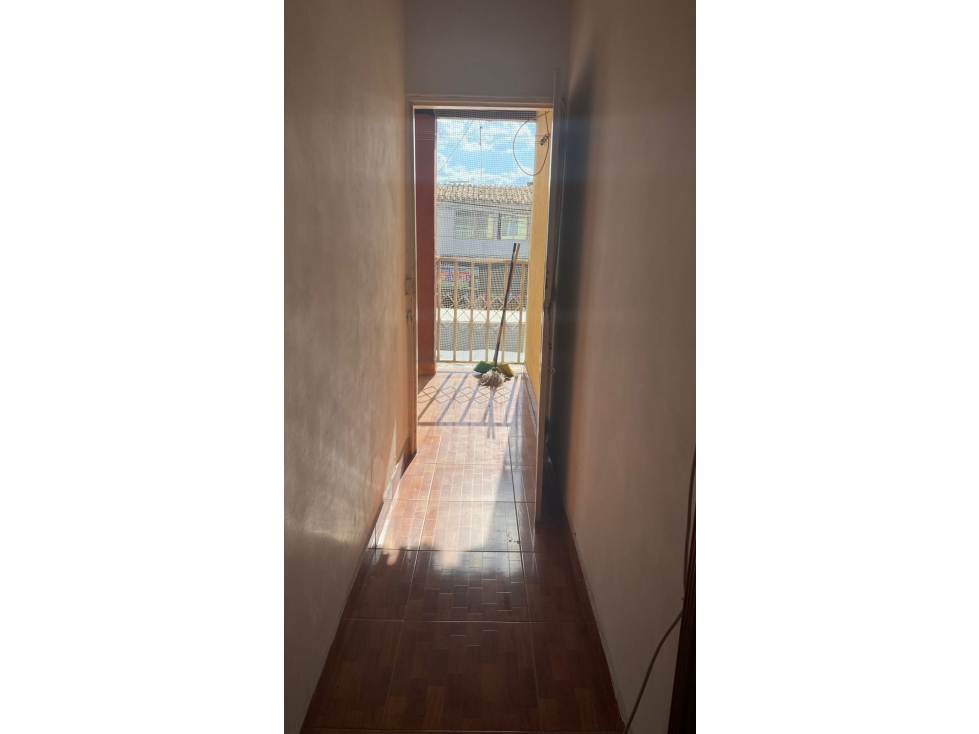 APARTAMENTO CON EXCELENTE UBICACION EN PRADOS NORTE — foto 6