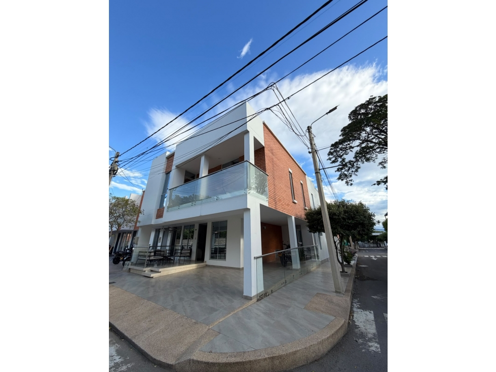 CASA DE LUJO A LA VENTA EN CALLEJAS RESERVADO