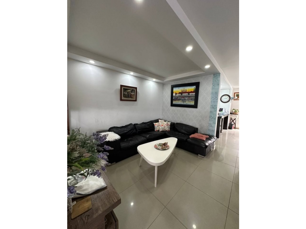 CASA CON PISCINA A LA VENTA SECTOR CEIBA 2 — foto 2