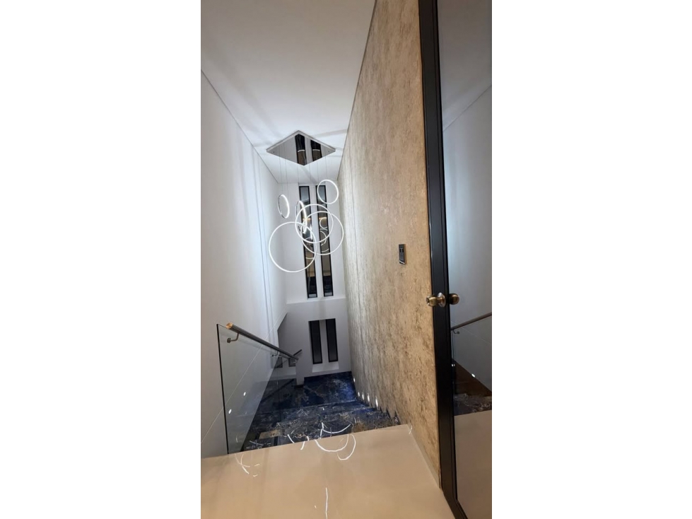 CASA DE LUJO A LA VENTA SECTOR BOCONO — foto 5