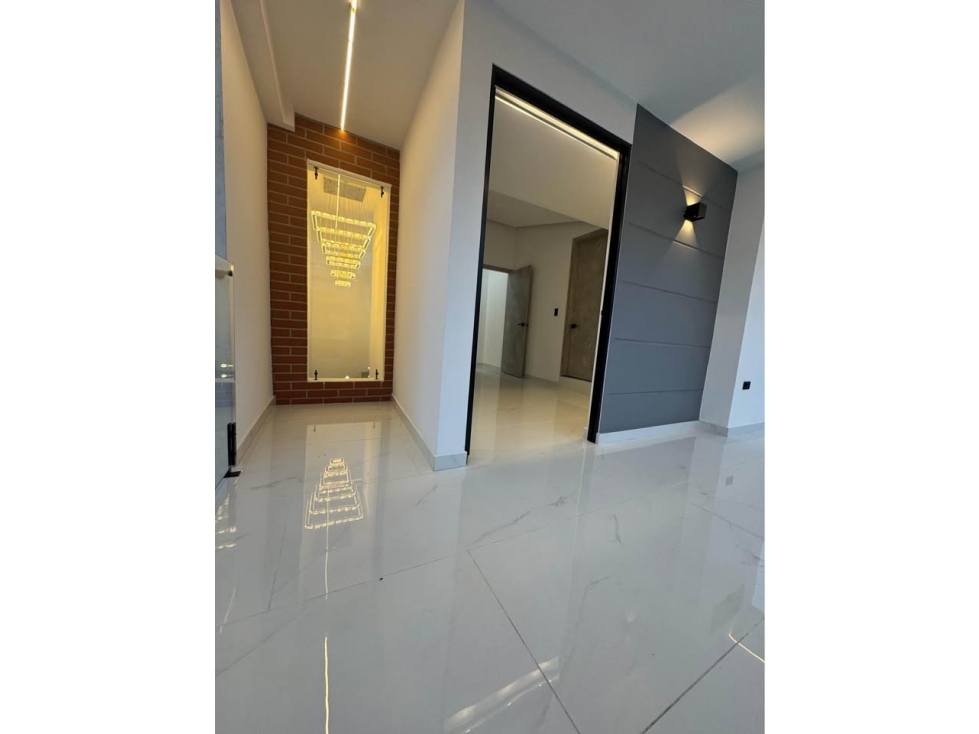CASA A LA VENTA EN EL SECTOR DE LA FLORESTA — foto 2