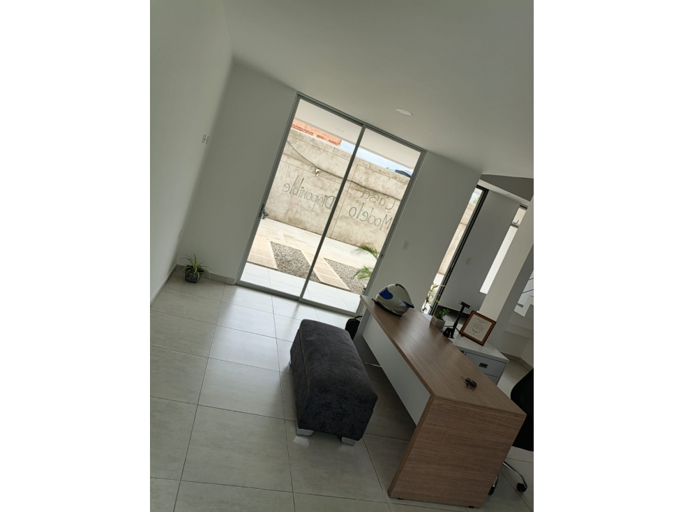 CASA EN VENTA EN EL SECTOR LA CORDIALIDAD- PATIOS CON CASTELLANA — foto 2