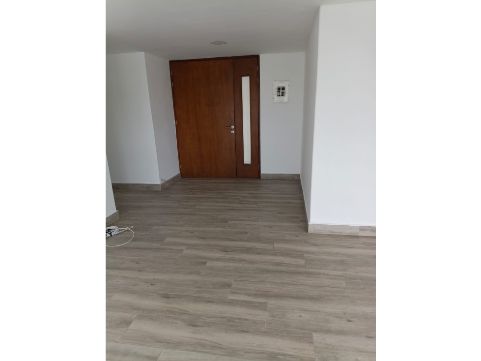 APARTAMENTO EN ARRIENDO EN EDIFICIO SANTA RITA