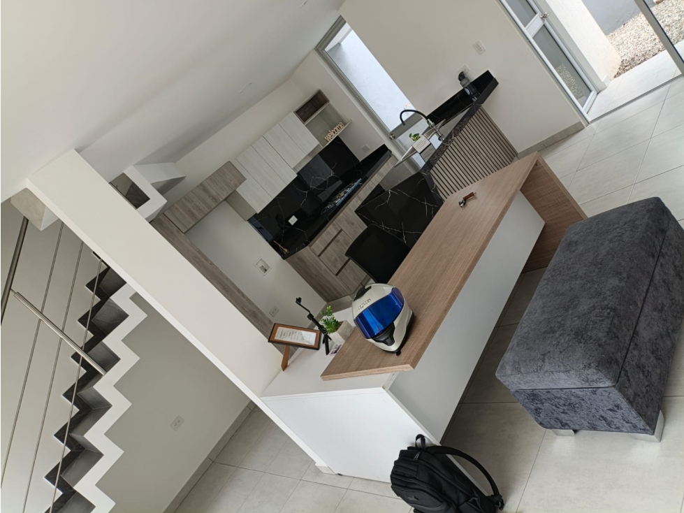 CASA EN VENTA EN EL SECTOR LA CORDIALIDAD- PATIOS CON CASTELLANA — foto 3