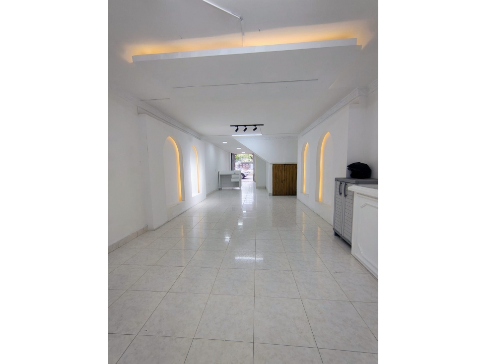 EN ARRIENDO LOCAL COMERCIAL AV CERO - 2