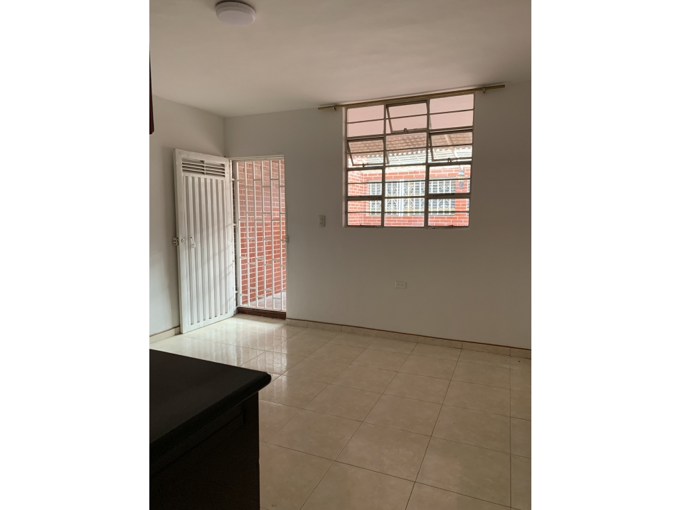 APARTAMENTO EN ARRIENDO EN EL BARRIO LLERASS - 2