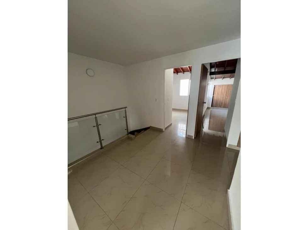 CASA EN VENTA CONJUNTO CERRADO AV LIBERTADORES - 5