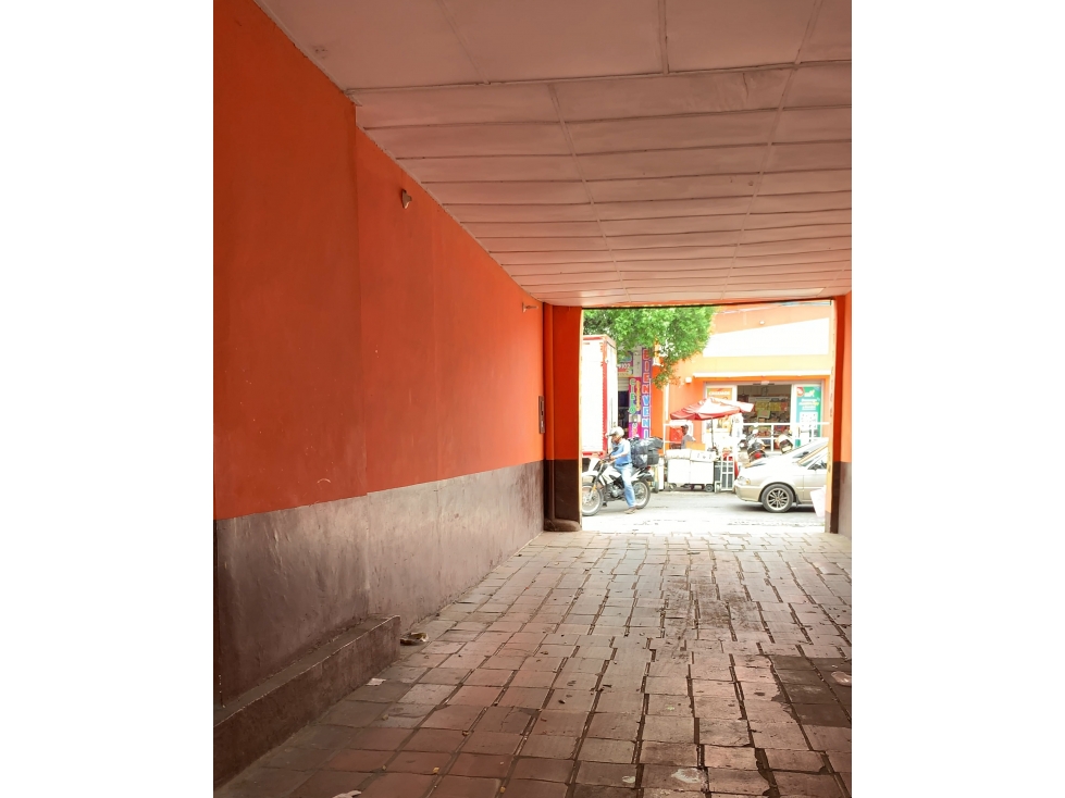 RESIDENCIA CON ESTACIONAMIENTOS EN VENTA OPORTUNIDAD DE INVERSIÓN