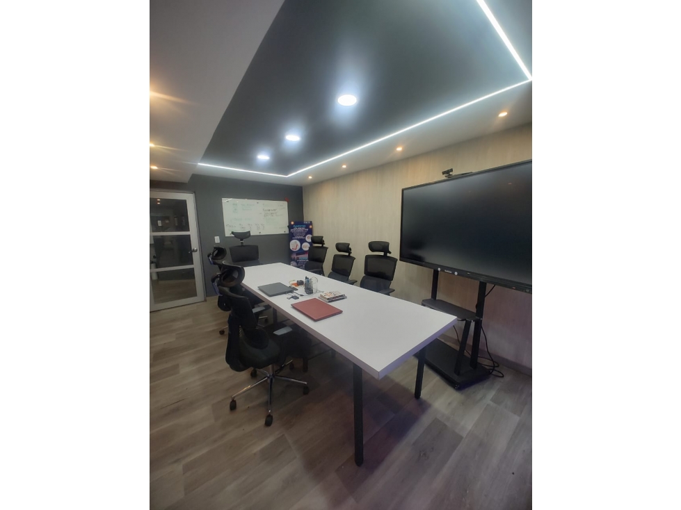 EDIFICIO A LA VENTA SOBRE LA AV 0 - 3
