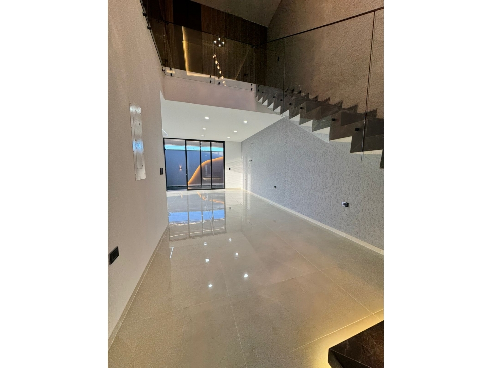 CASA DE LUJO A LA VENTA SECTOR BOCONO — foto 3
