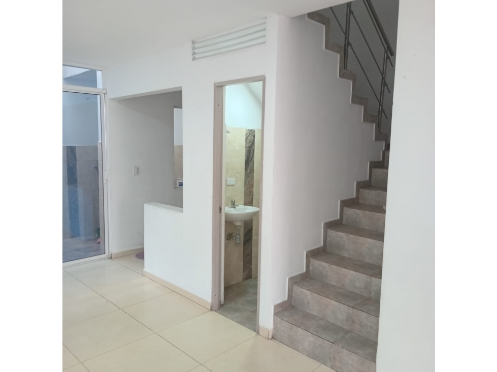 CASA ESQUINERA A LA VENTA SECTOR SAN MARTIN — foto 4