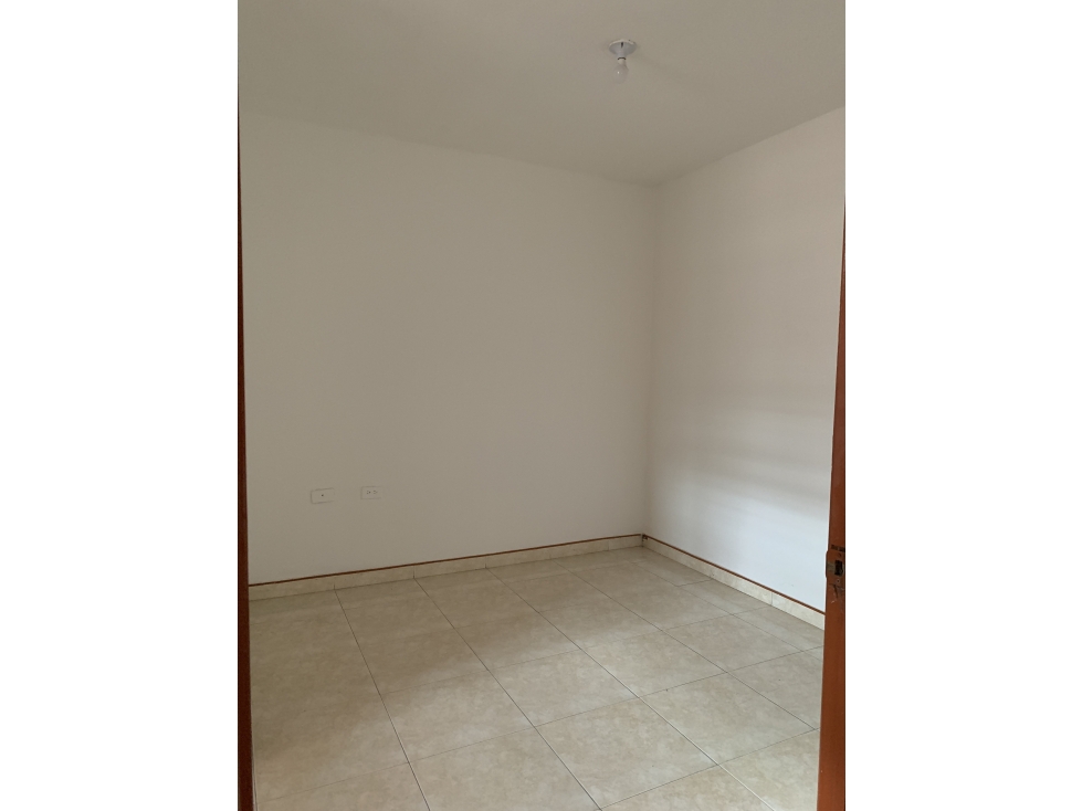 APARTAMENTO EN ARRIENDO EN EL BARRIO LLERASS - 3